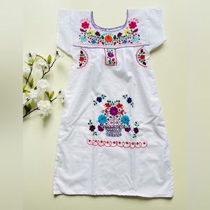 🌷 Girl Mexican Embroidered Dress Size 6 💐